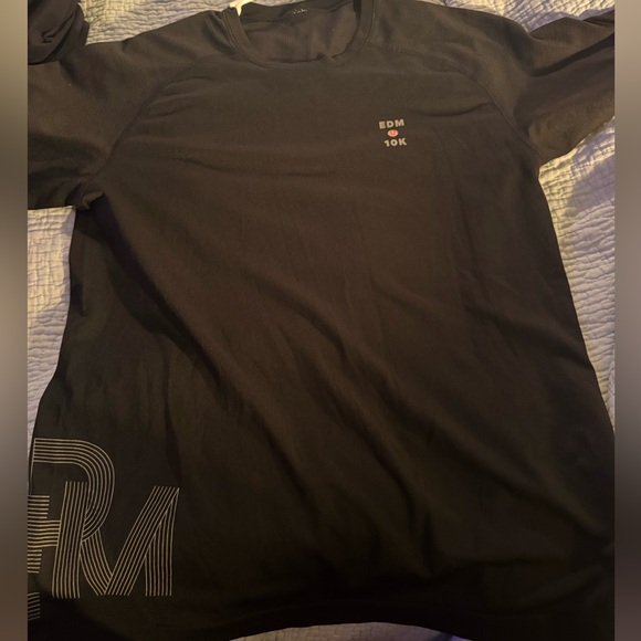 lululemon athletica Other - Lululemon men’s Black Short Sleeve Tee with Chest Logo “EDM 10k” rare find